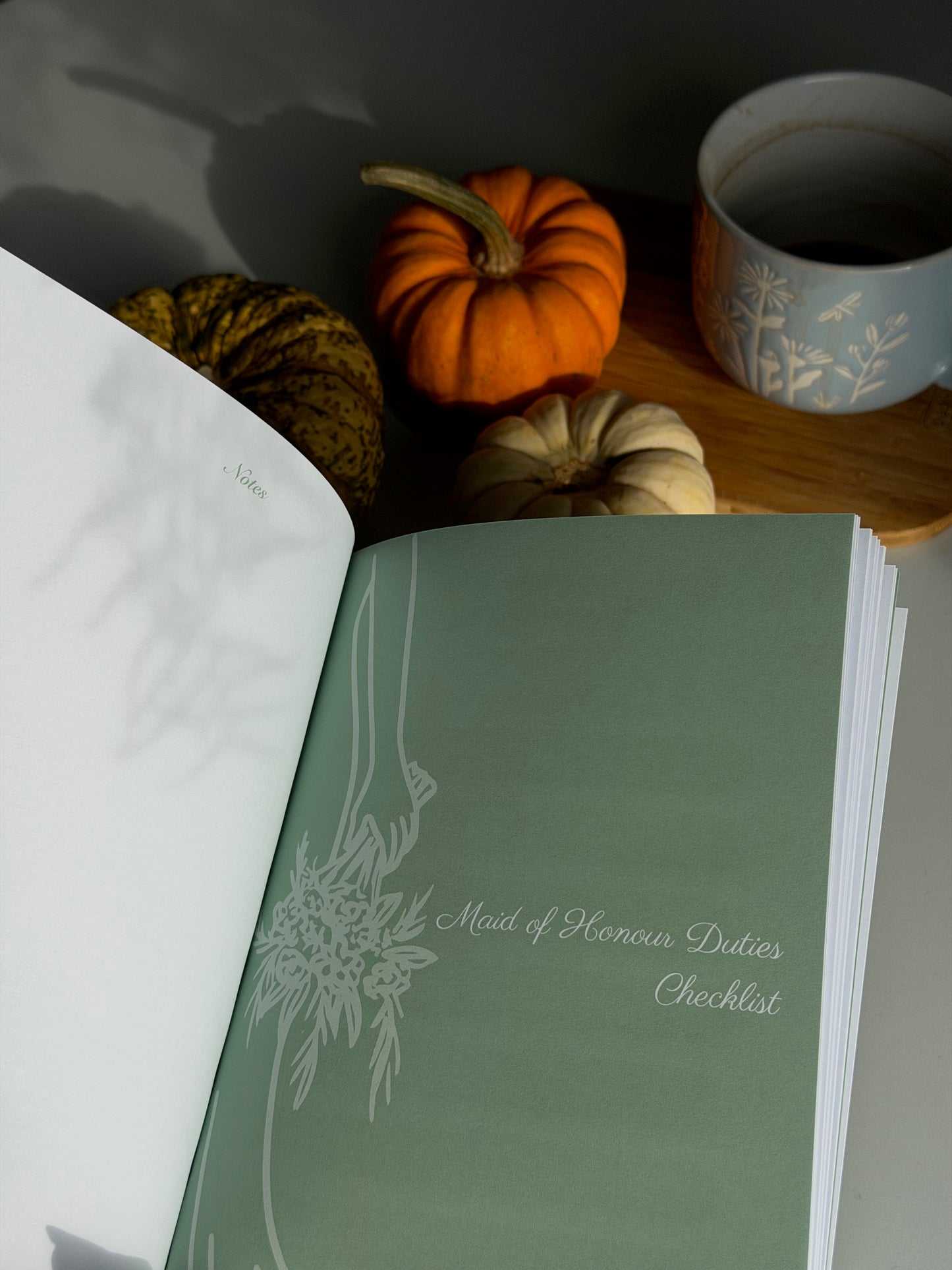 A Promise in Silk - The Maid of Honour's Planner